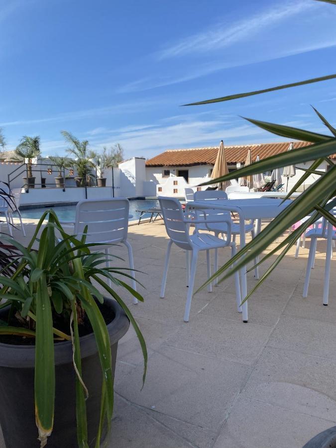 Hotel Du Pont Blanc سانت ماري دو لا مير المظهر الخارجي الصورة