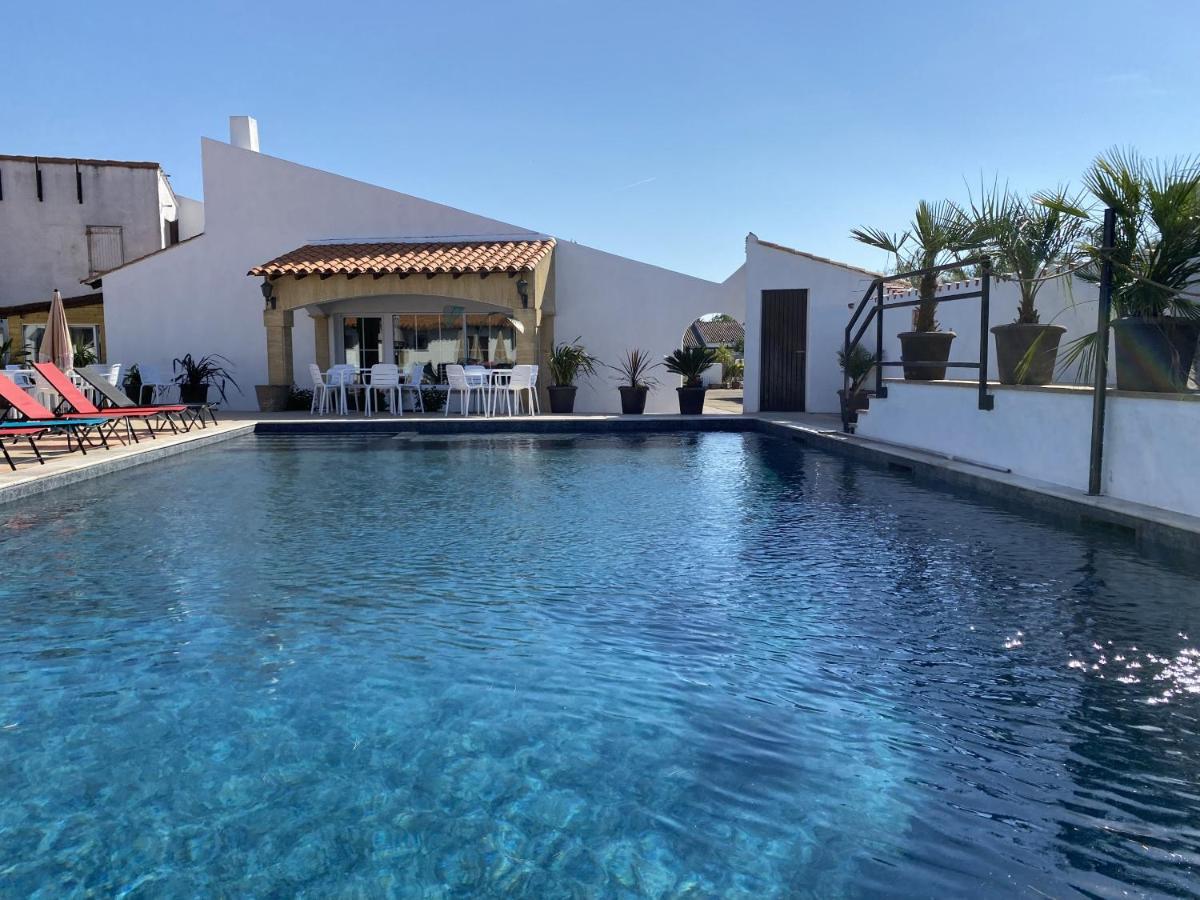 Hotel Du Pont Blanc سانت ماري دو لا مير المظهر الخارجي الصورة